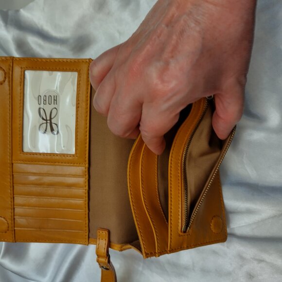 *HOBO International Tan Brown Khaki Camel Leather Wallet Wristlet Crossbody - Picture 11 of 16